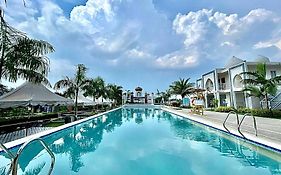 Torres Farm Resort Powered By Cocotel  3*